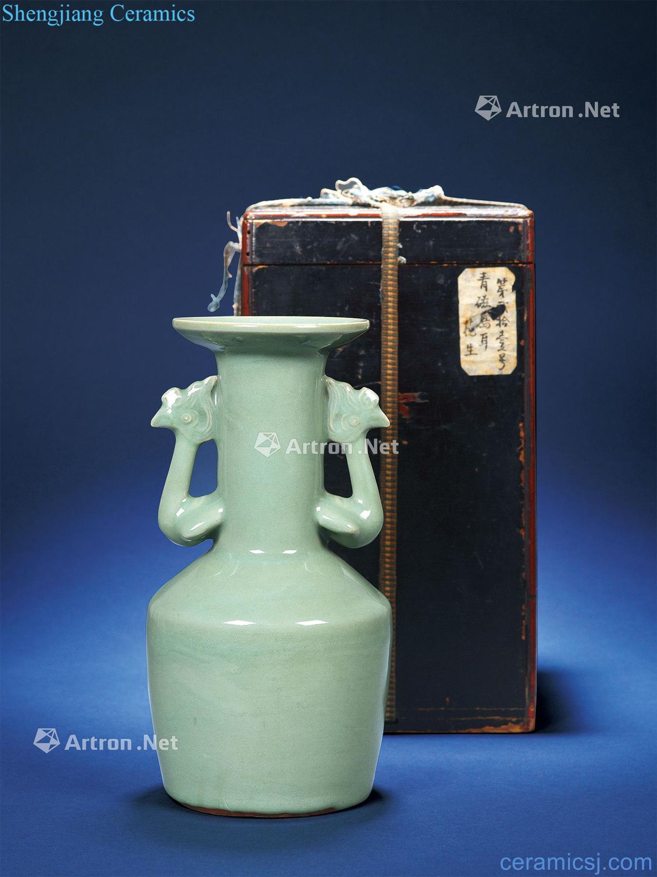 Yuan/Ming Longquan celadon vase with a double phoenix