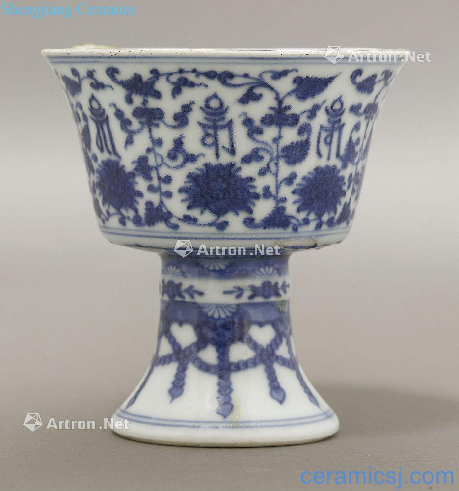 Qing qianlong Blue and white lotus flower grain Sanskrit footed cup