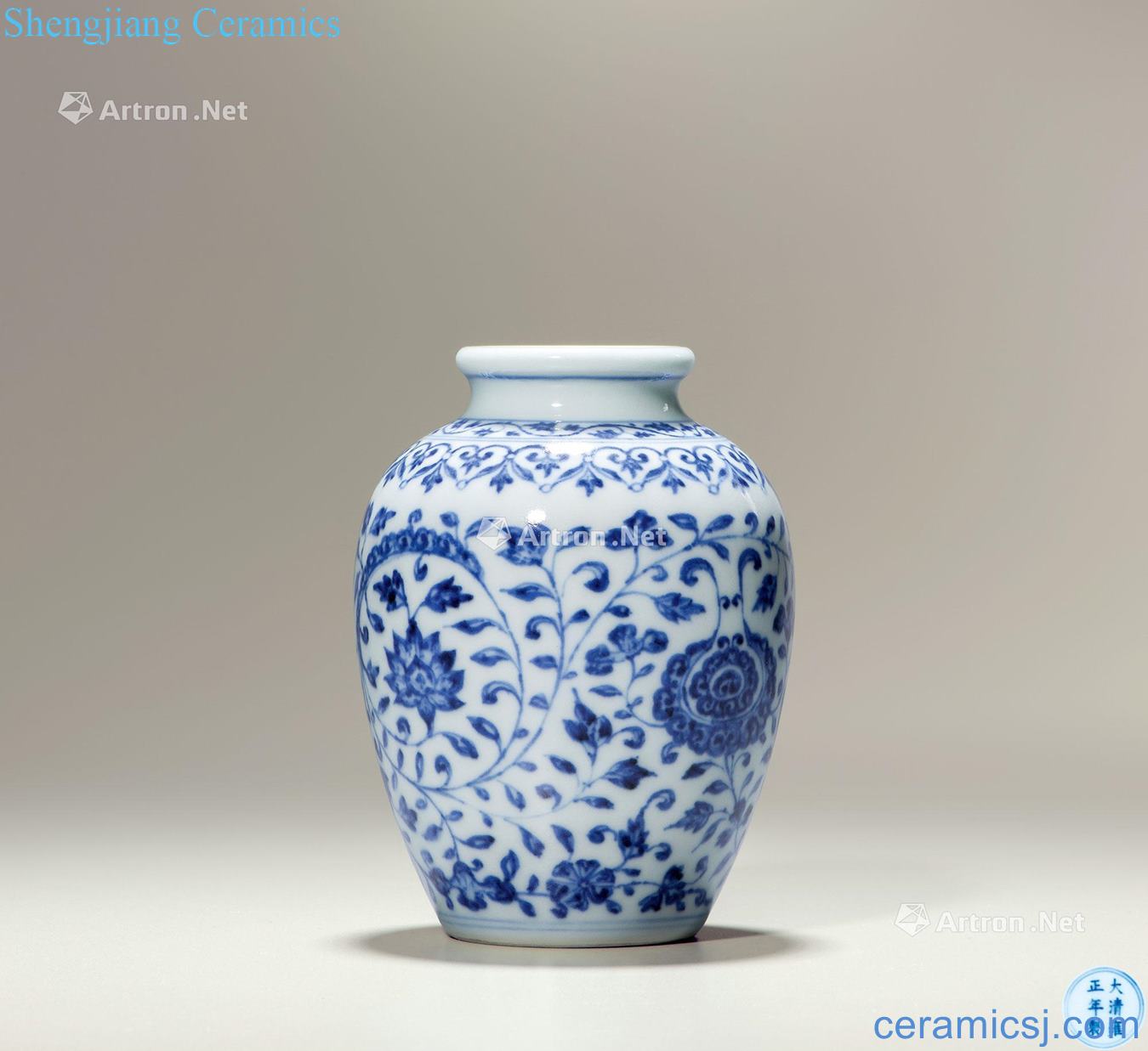 Qing yongzheng Blue and white tie up flower grain tank