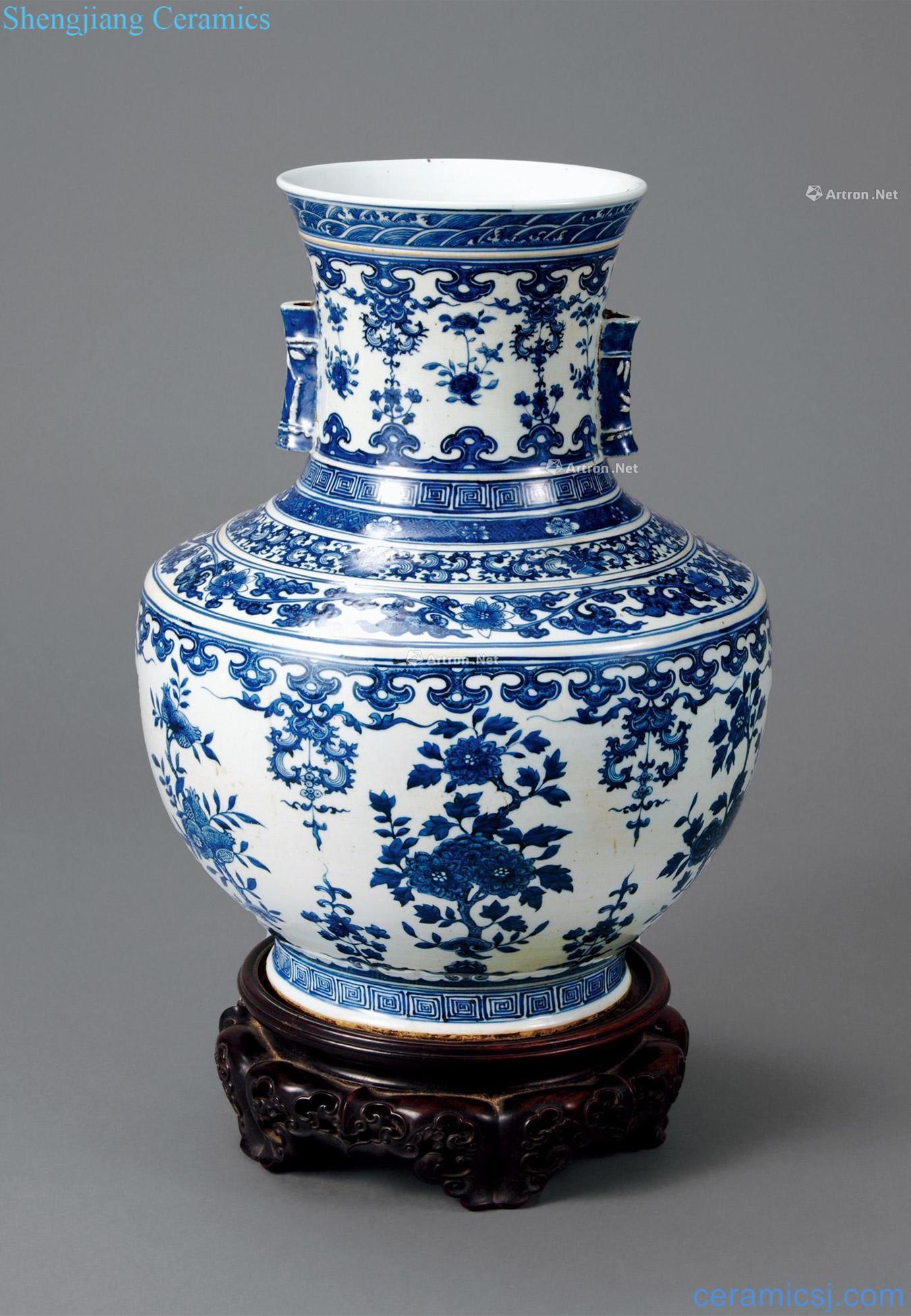 Qing qianlong year blue and white ears