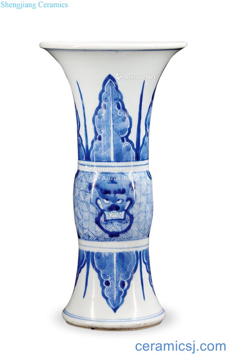 The qing emperor kangxi Blue and white vase with those pattern