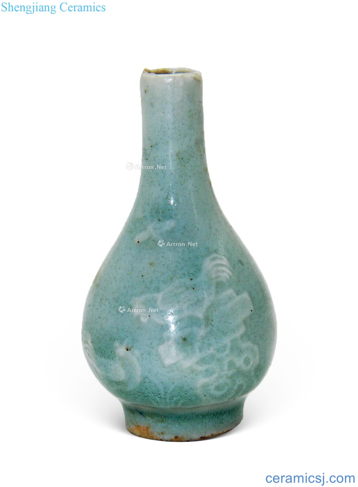 The five dynasties green glaze vase