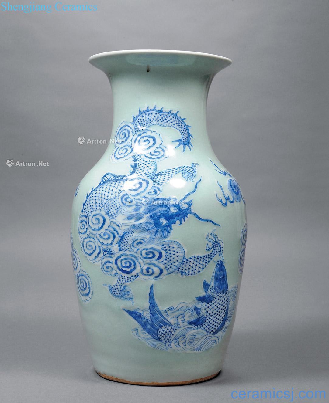 Qing pea green to blue sea dragon mouth bottle