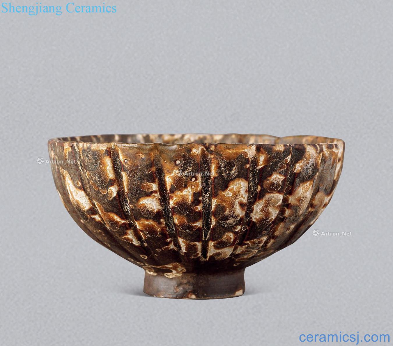 Tang imitation silver partridge spot glaze chrysanthemum petals bowl