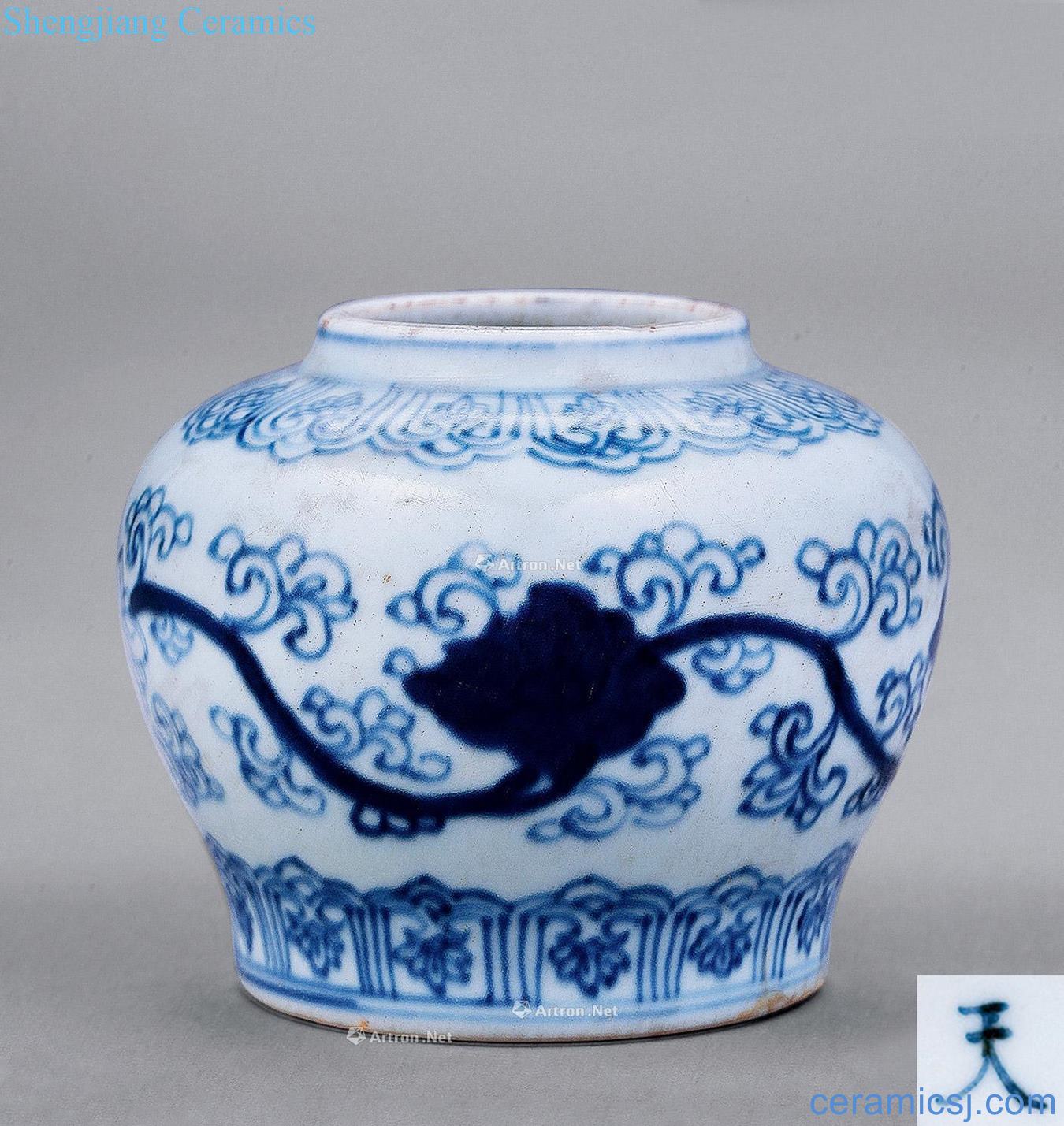 Qing yongzheng Blue and white lotus flower grain tank