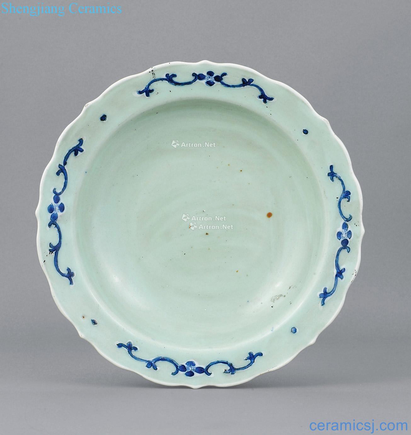 Pea green to blue and white kwai mouth tray
