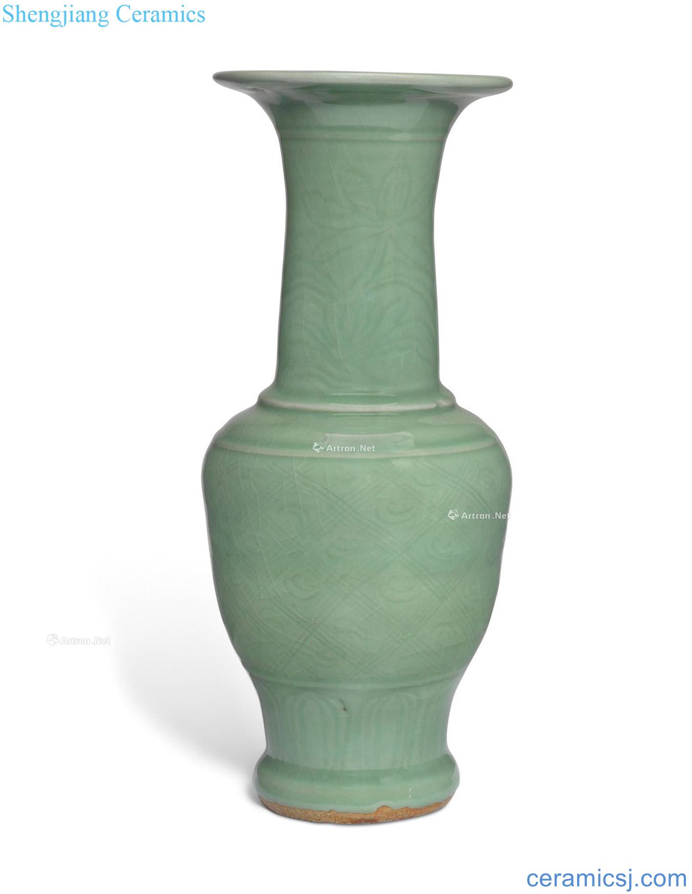 Ming the 15/16 century Longquan green glaze flower grain bottle
