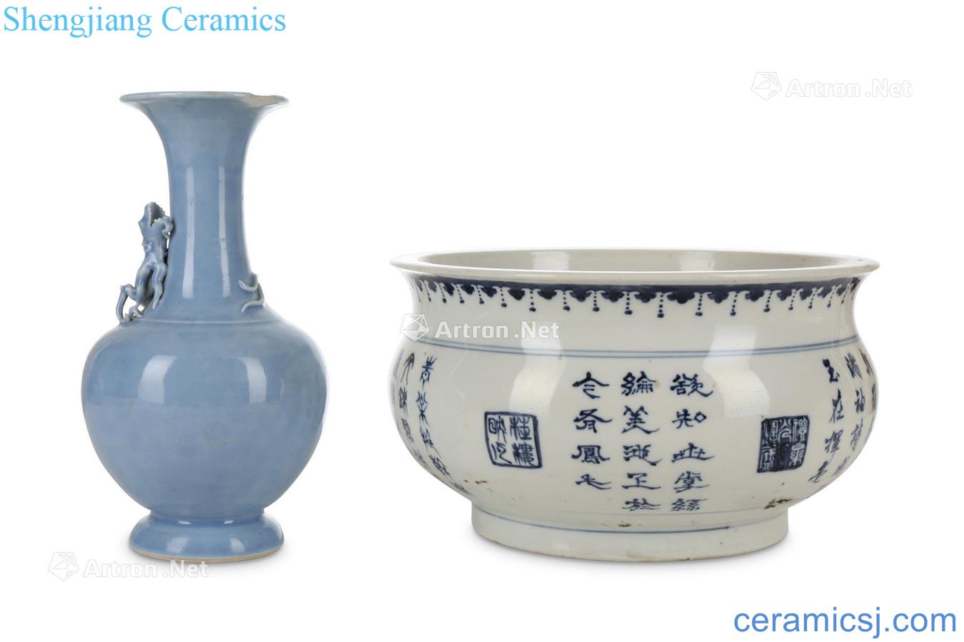 Qing dynasty blue and white incense burner and the sky blue glaze relief therefore dragon bottle