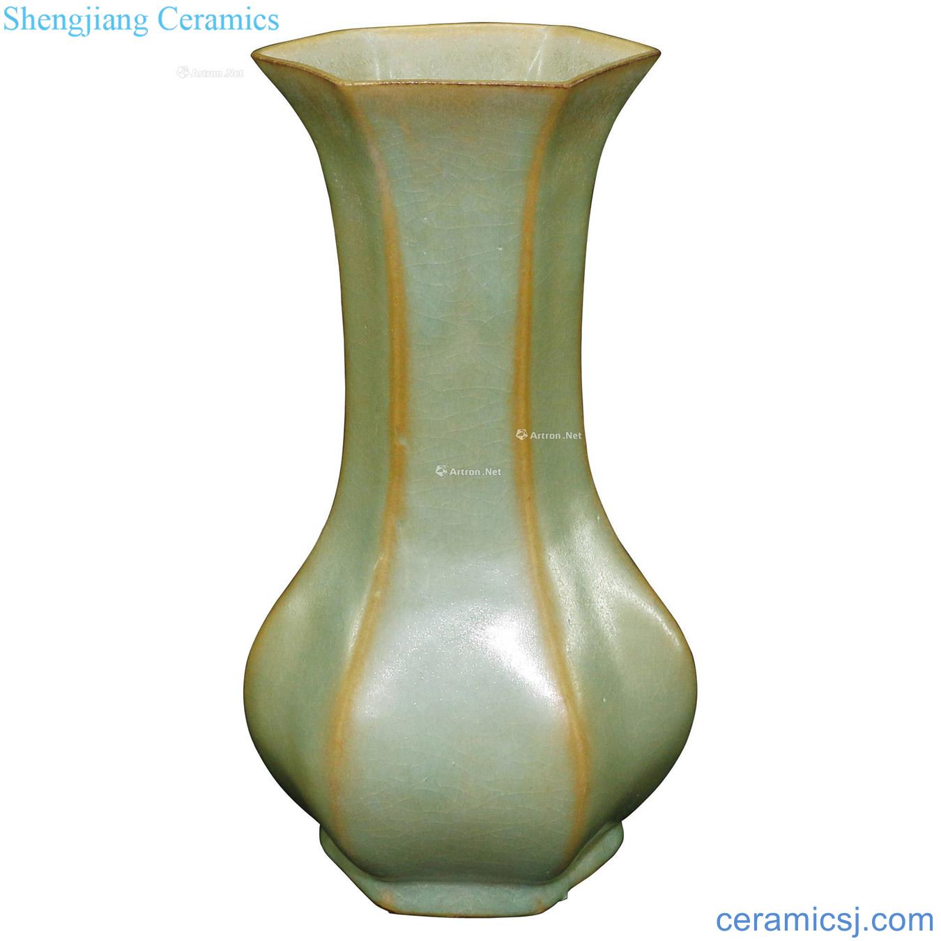 The song dynasty Ru glaze vase