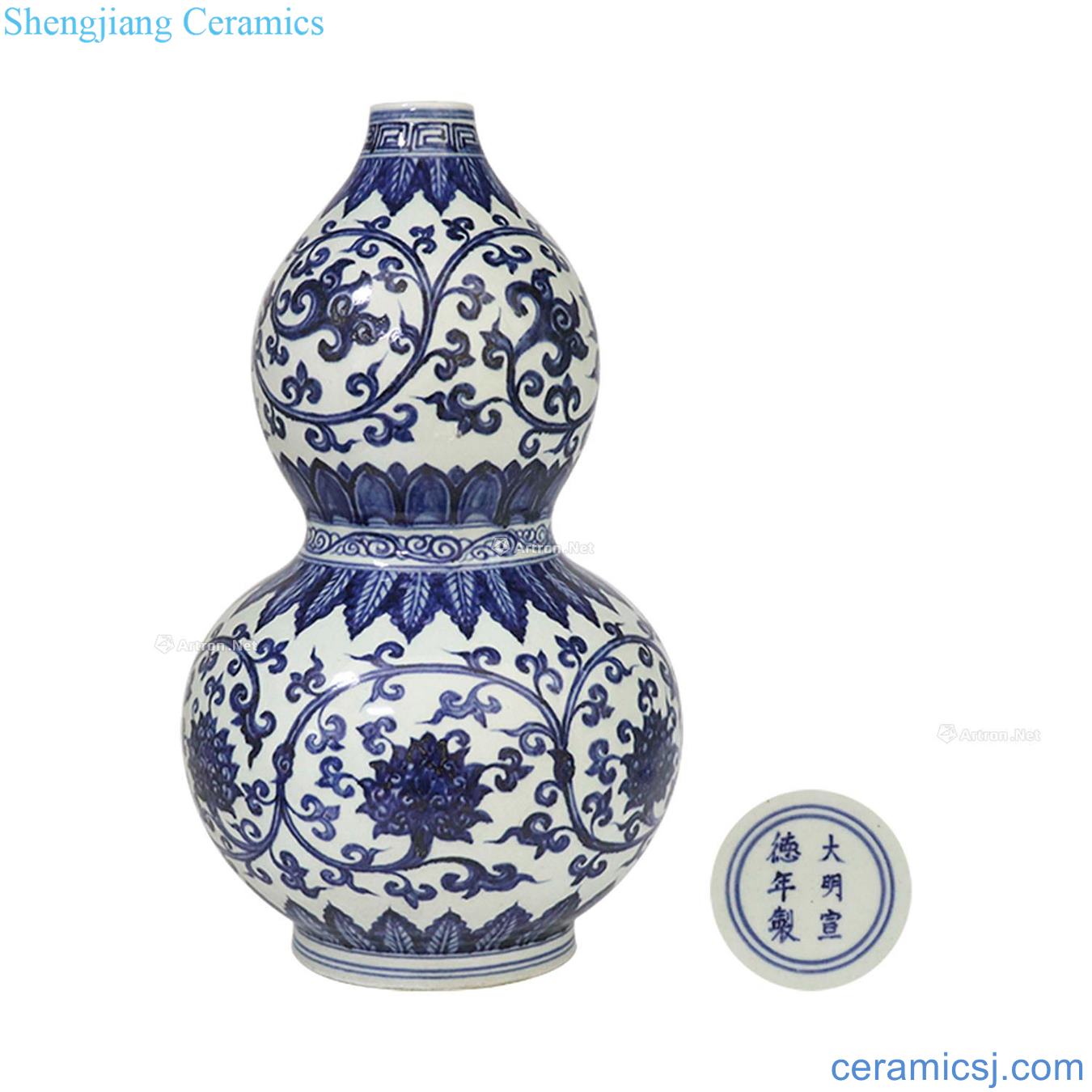 Ming xuande years blue and white gourd bottle wrapped branches