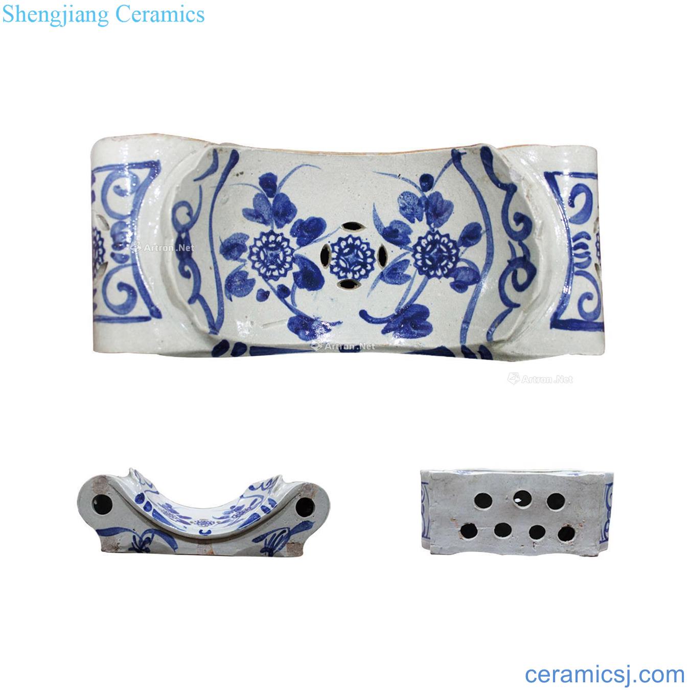In the qing dynasty blue and white porcelain pillow