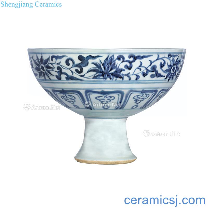 Yuan blue and white flowers footed bowl