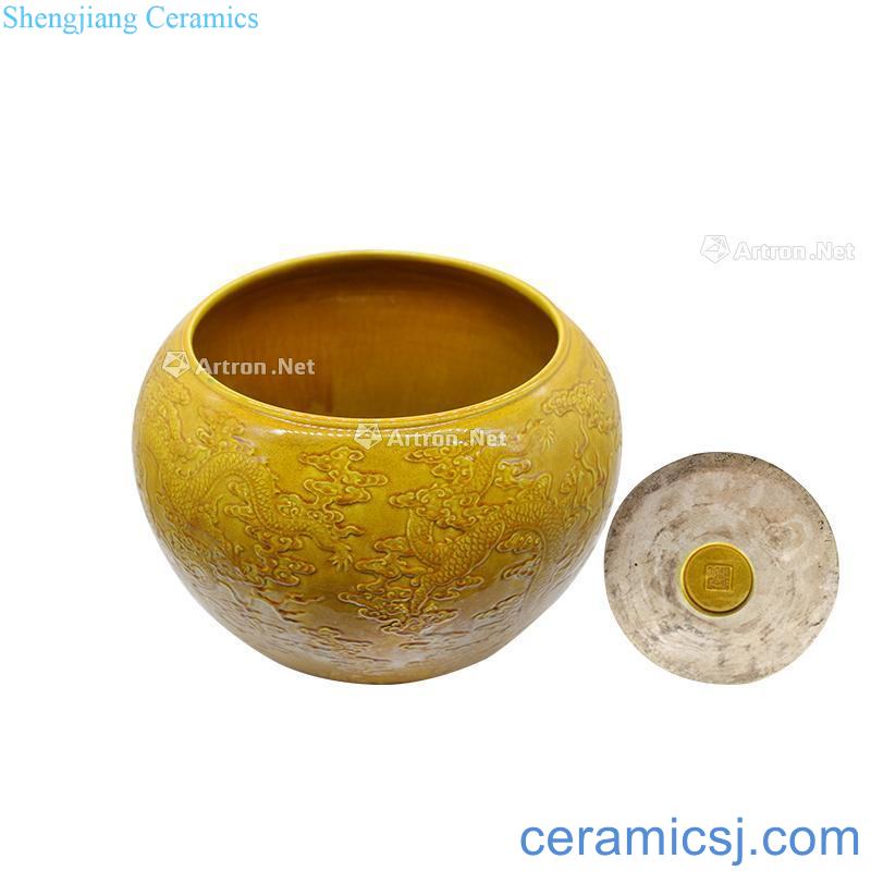 In the Ming dynasty palace of gathering excellence with yellow glaze wulong vats