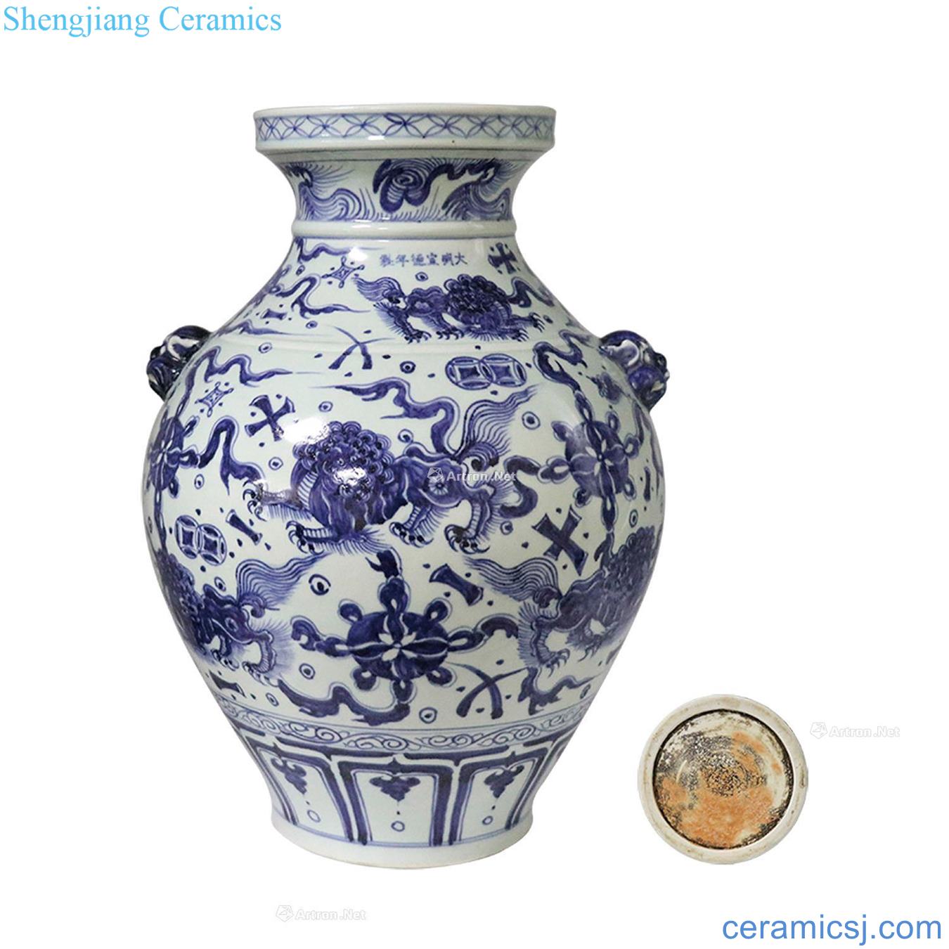 Blue and white big blue lion heads roll a ball tank (da Ming xuande years)