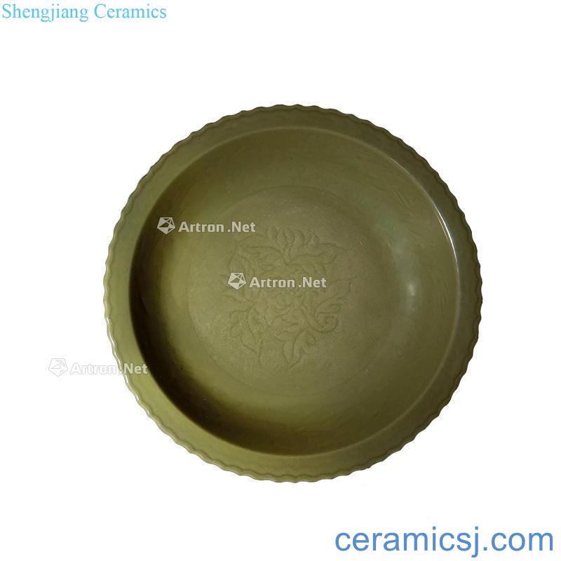 Longquan carved flower grain flower mouth tray