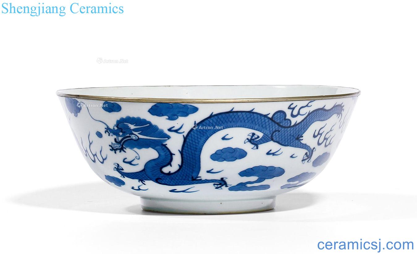In the 19th century Blue and white longfeng green-splashed bowls