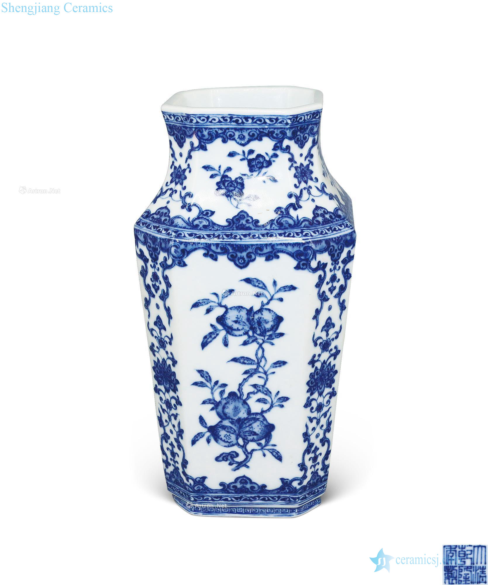 Qing emperor qianlong years Blue and white sanduo grain square bottles