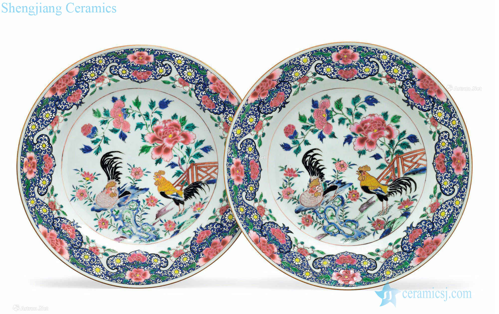 The qianlong period, 1736-95 - A PAIR OF FAMILLE ROSE COCKEREL DISHES