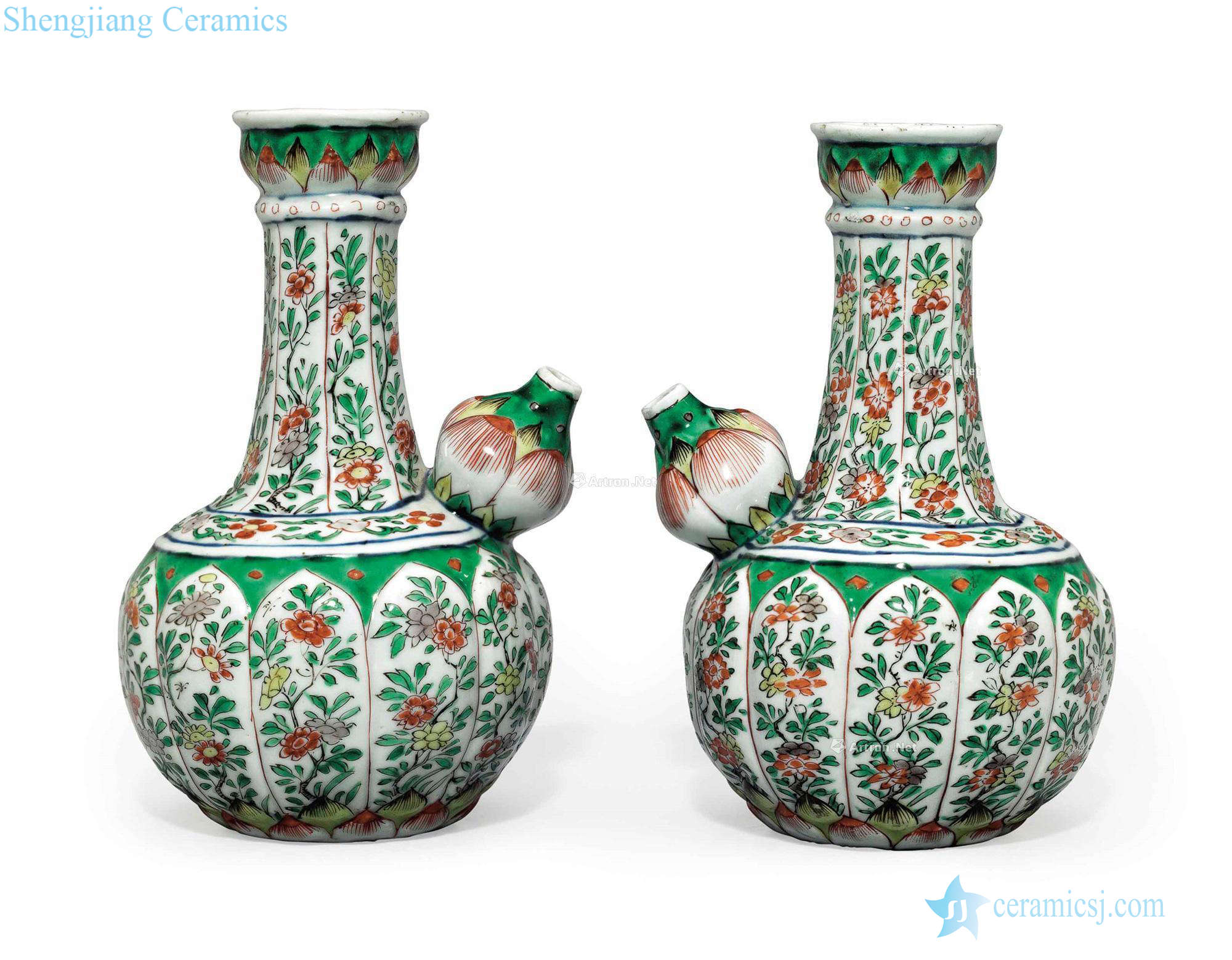 Kangxi period, 1662-1722 - A PAIR OF FAMILLE VERTE KENDI