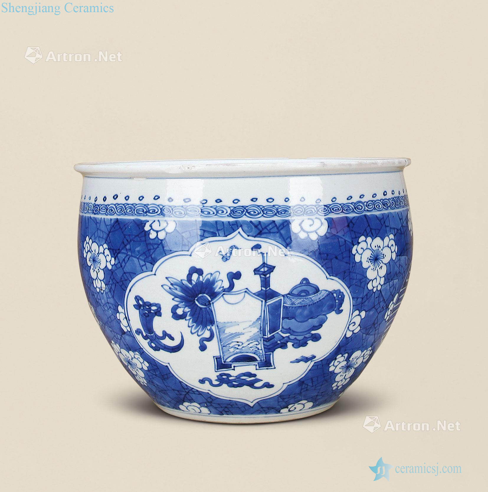 The qing emperor kangxi Blue and white ice plum in antique cylinder