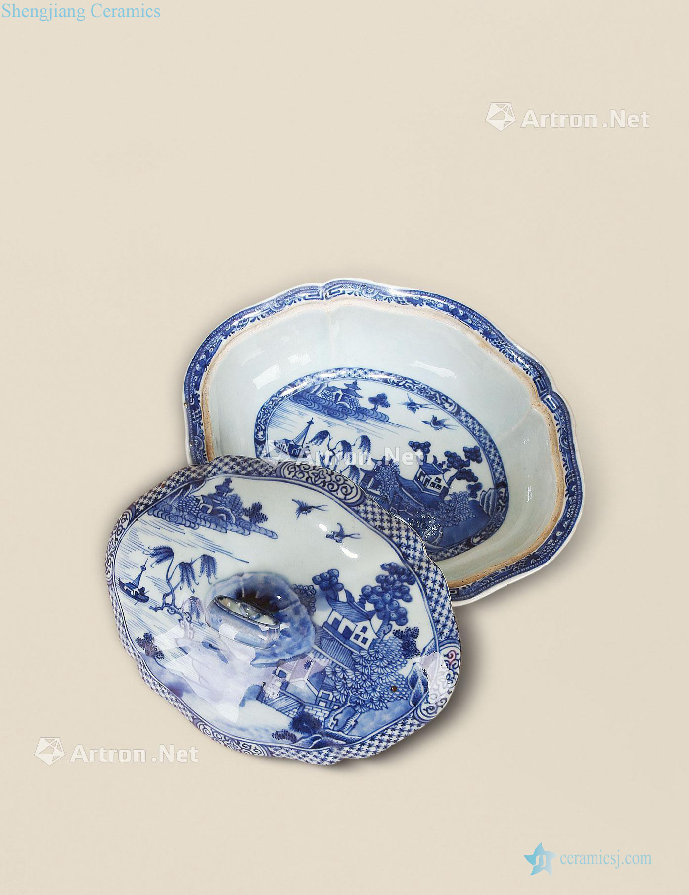 Qing yongzheng Blue and white cover basin pavilions