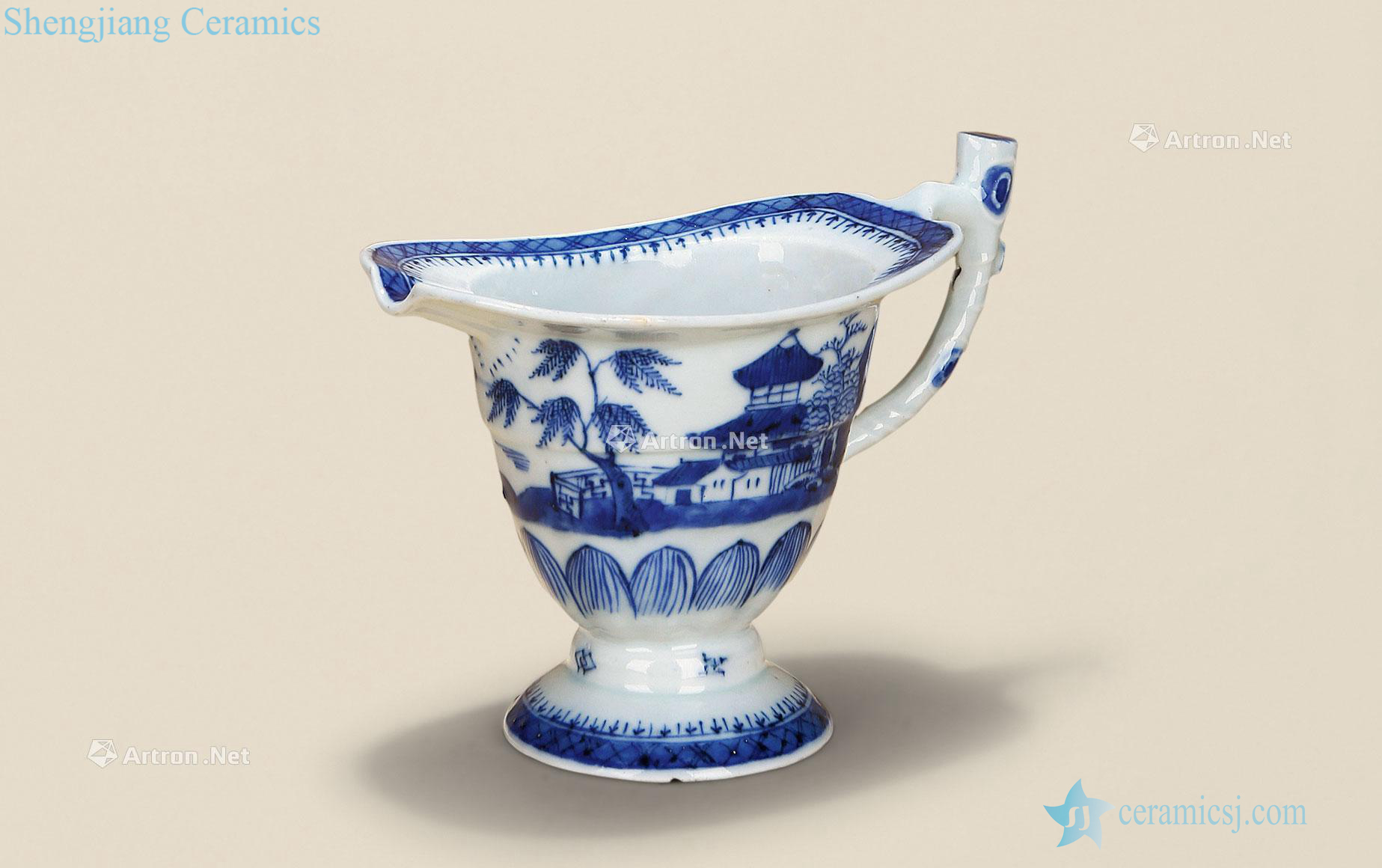 Qing qianlong Blue and white landscape pattern goblet