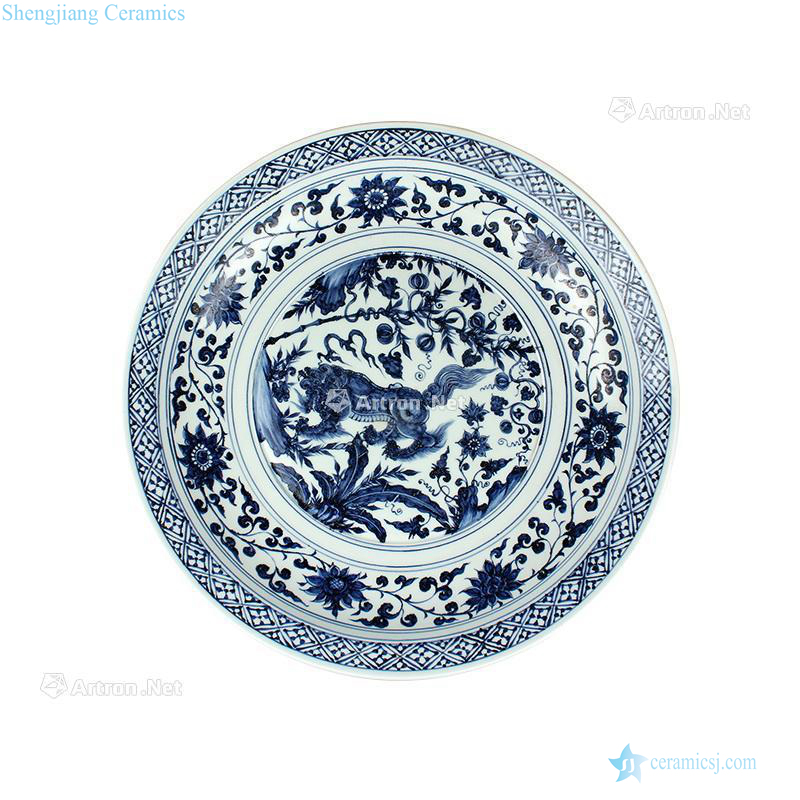 yuan Blue and white lion wearing flowers fold along the plate