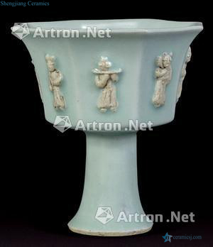 Ming Eight arrises footed cup green white glaze, the eight immortals