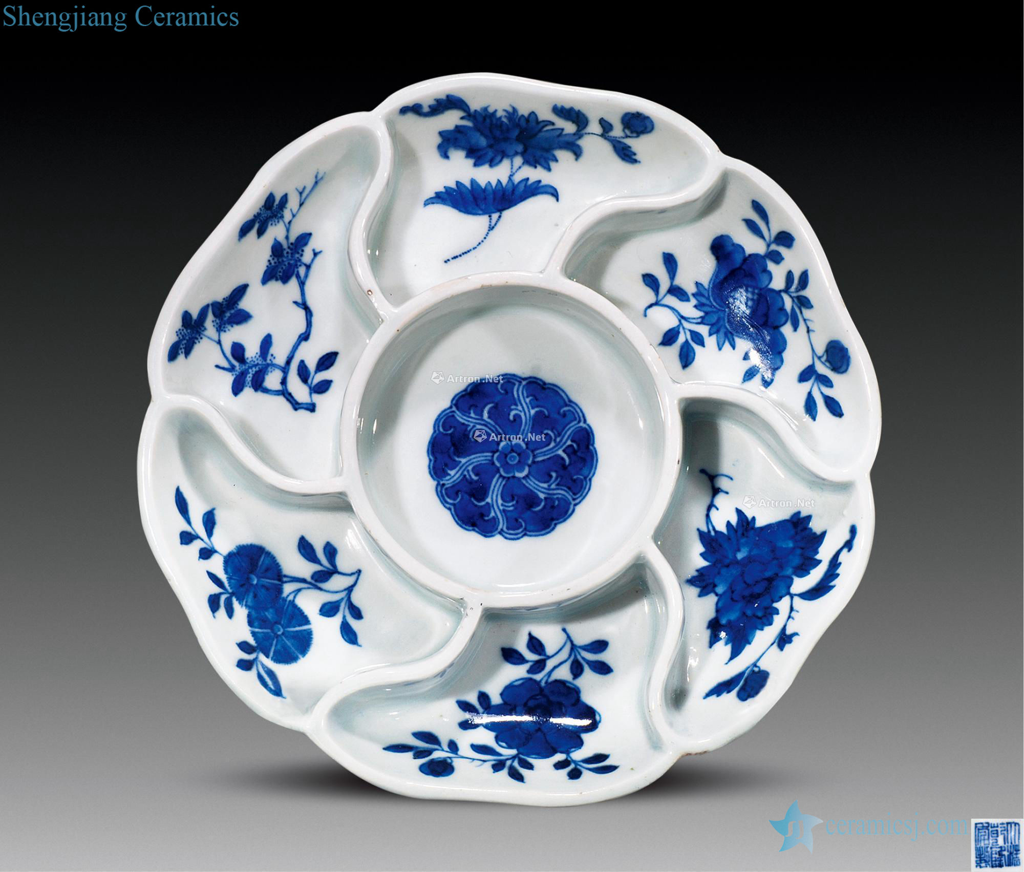 Qing qianlong Blue and white ruffled flowers seven faceplate