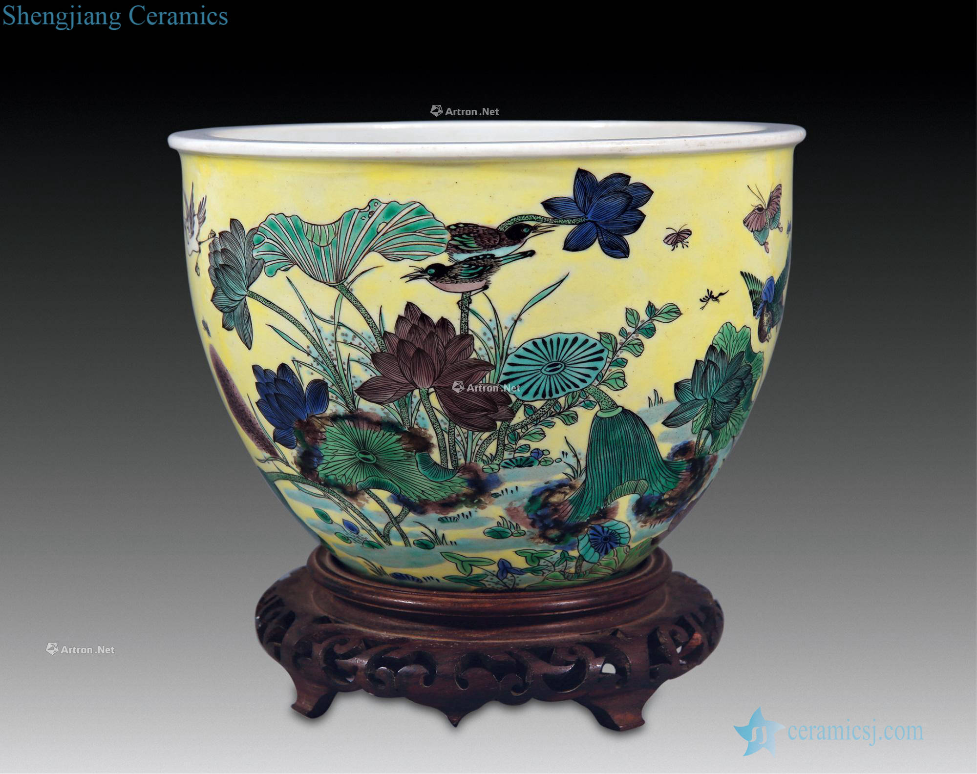 The qing emperor kangxi Yellow colorful lotus pond yuanyang paint cylinder