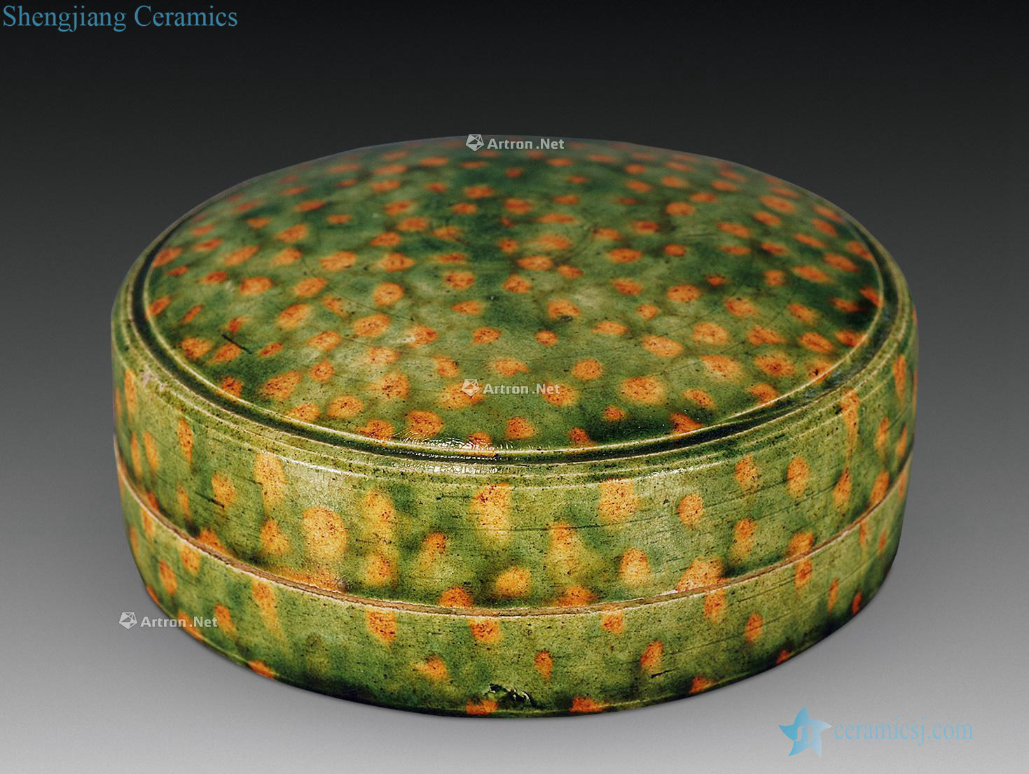 The tang dynasty Tang sancai green glaze powder compact