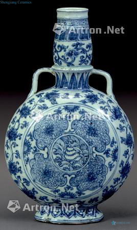 Ming Blue and white best lines on bottles