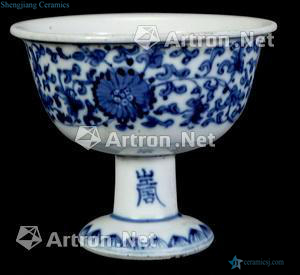 qing Blue and white lotus design footed cup