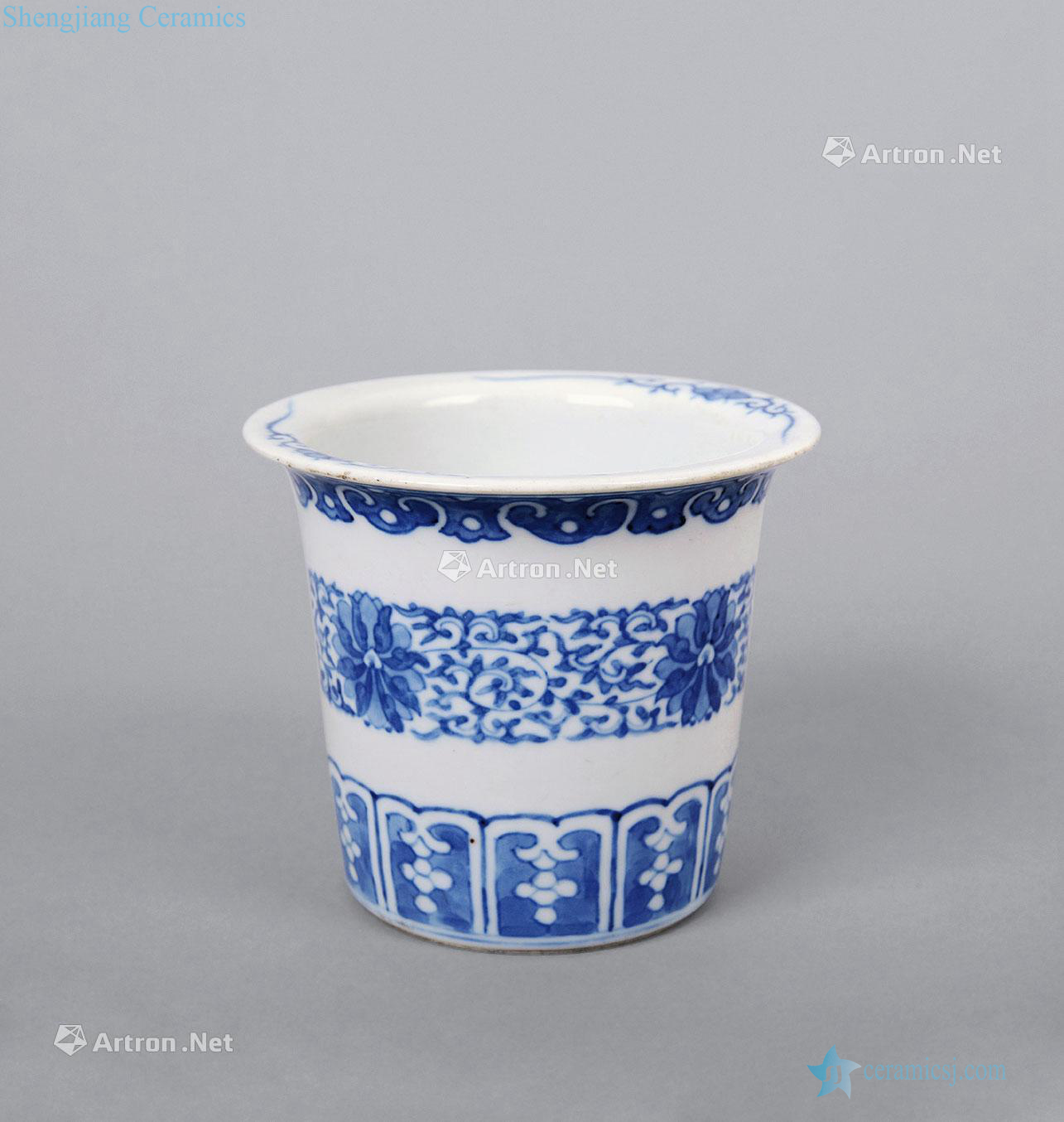 qing Kangxi porcelain flowerpot