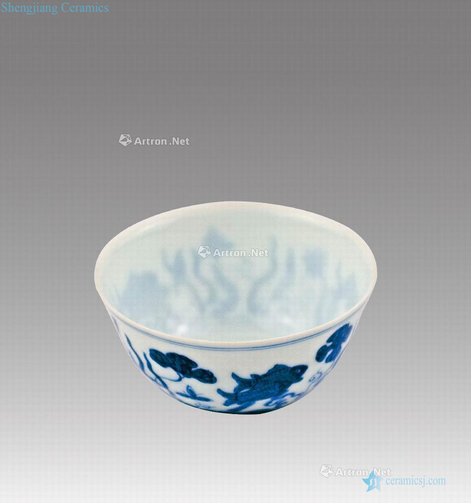 chenghua Blue and white fish grain cup