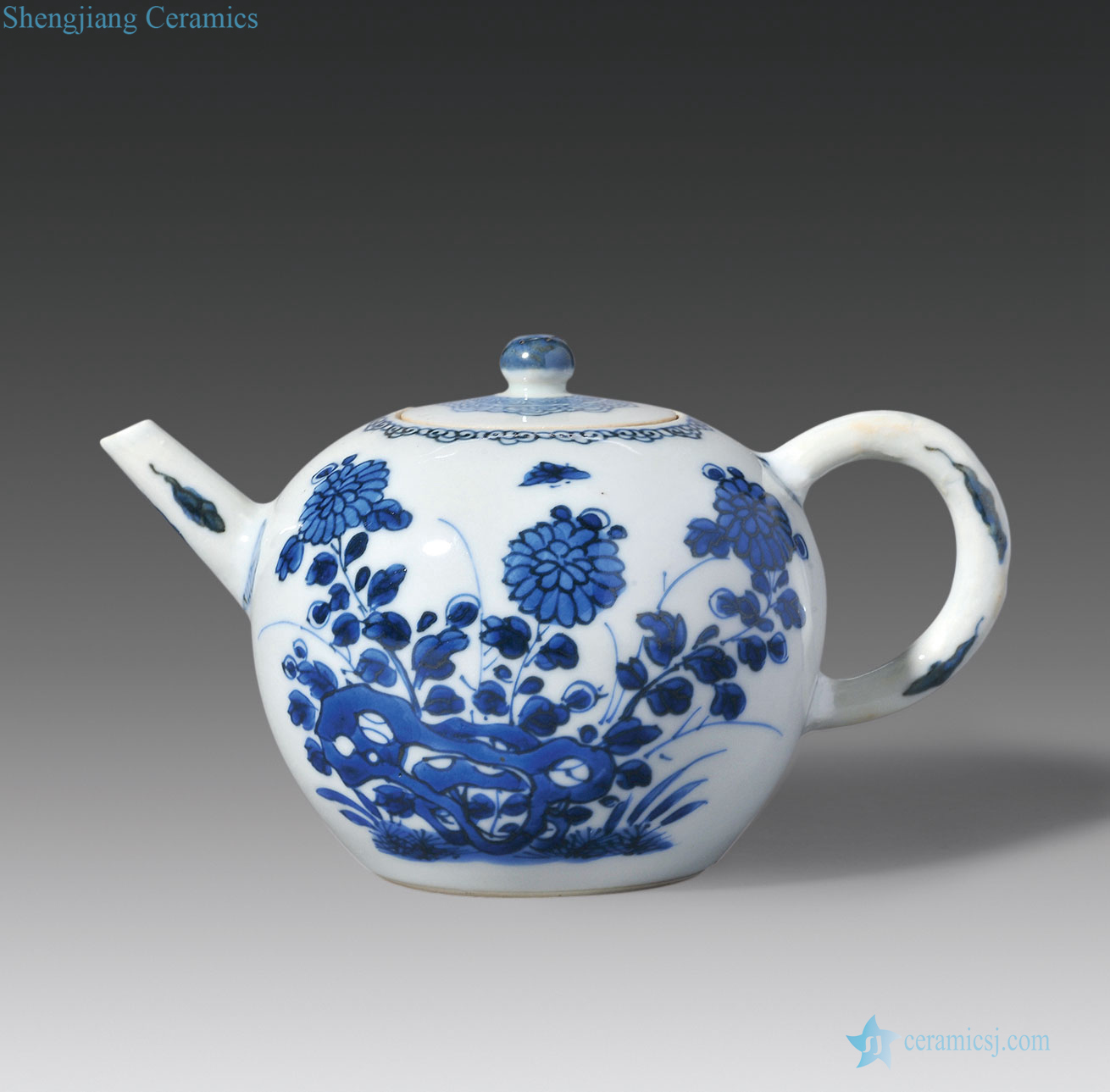 The qing emperor kangxi Blue and white flower pot