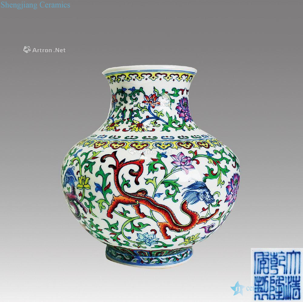Qing bucket colors flower dragon bottle