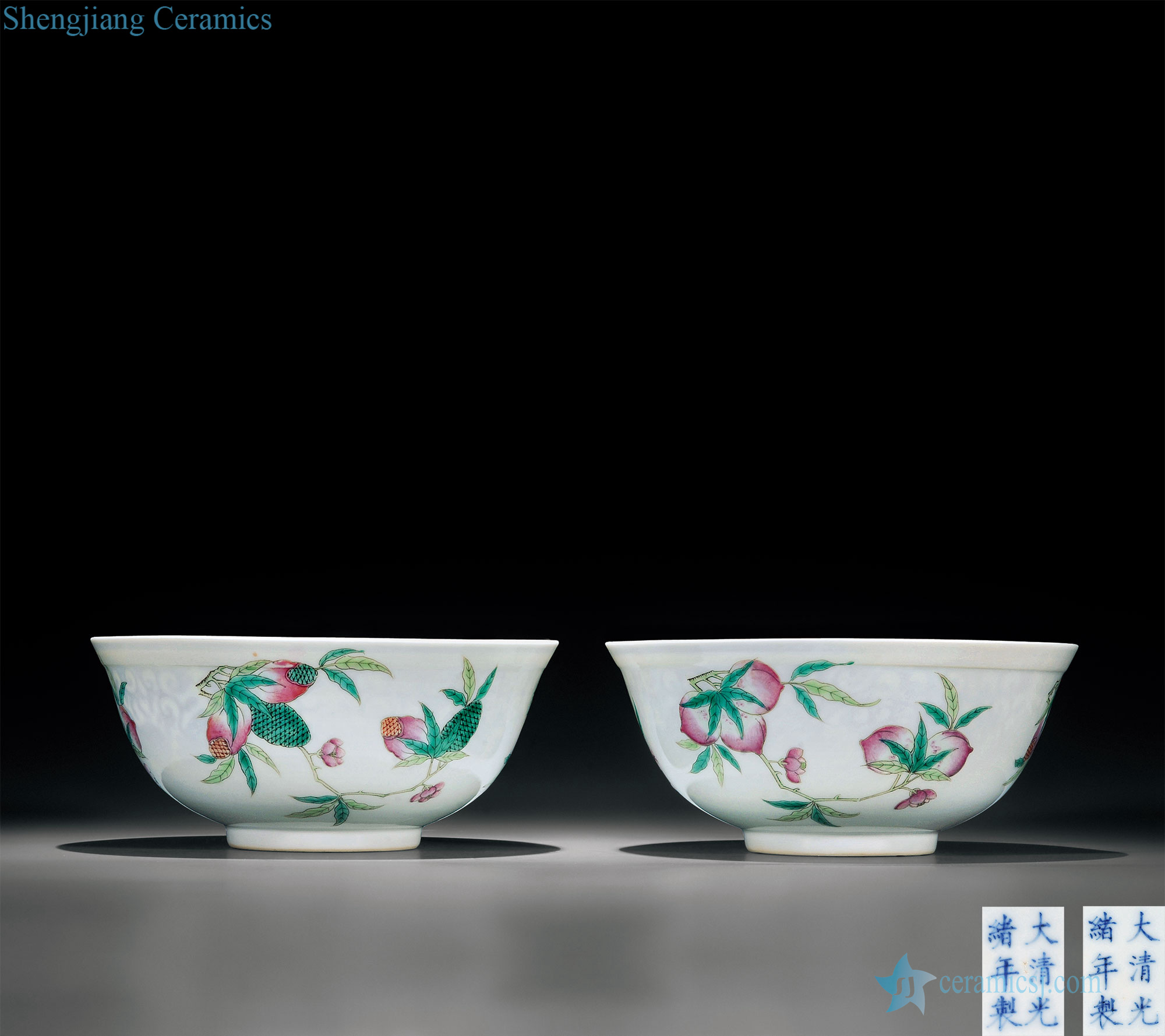 Blue and white lotus pattern in the reign of qing emperor guangxu outer enamel sanduo green-splashed bowls (a)