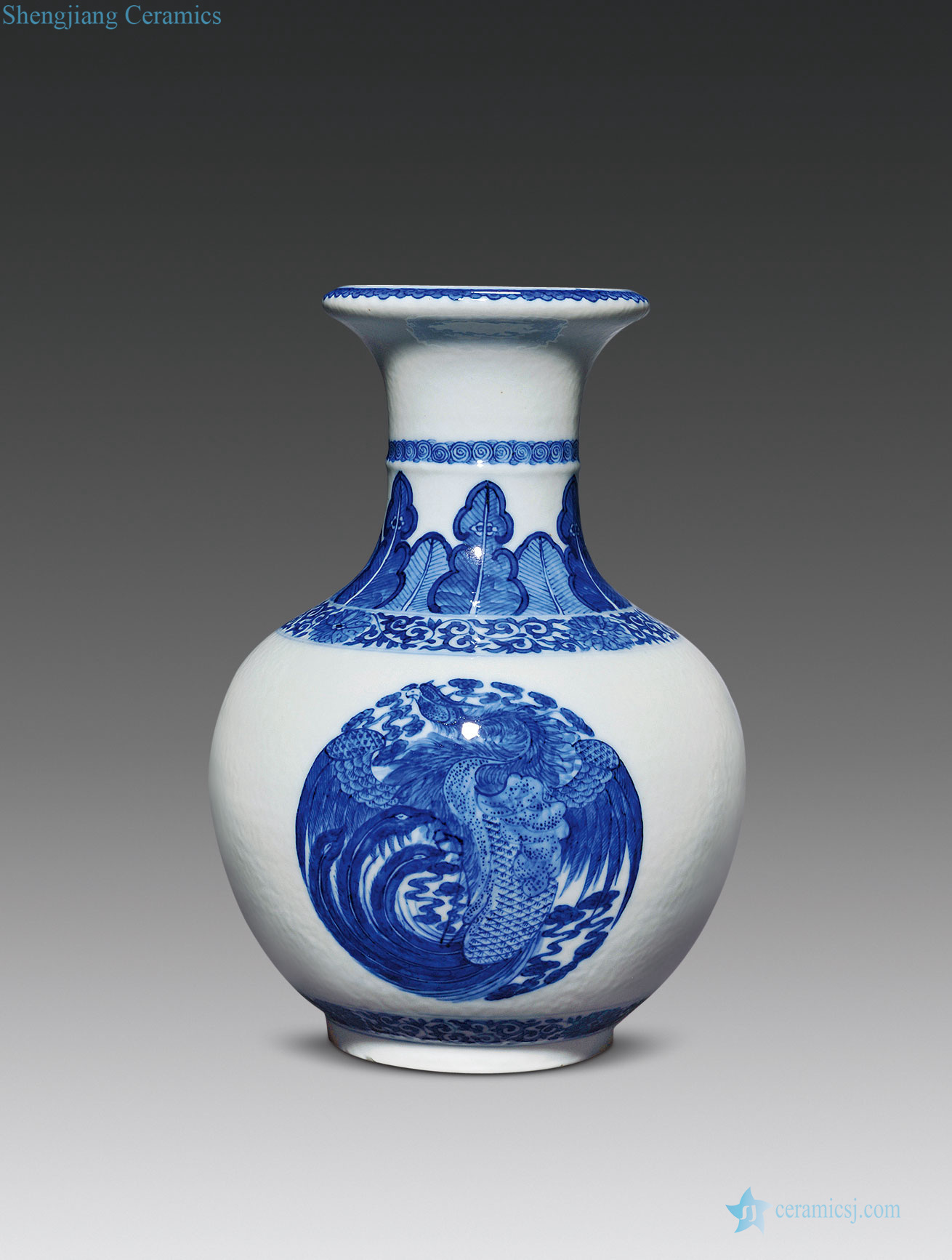 In late qing dynasty Blue and white grain bottle