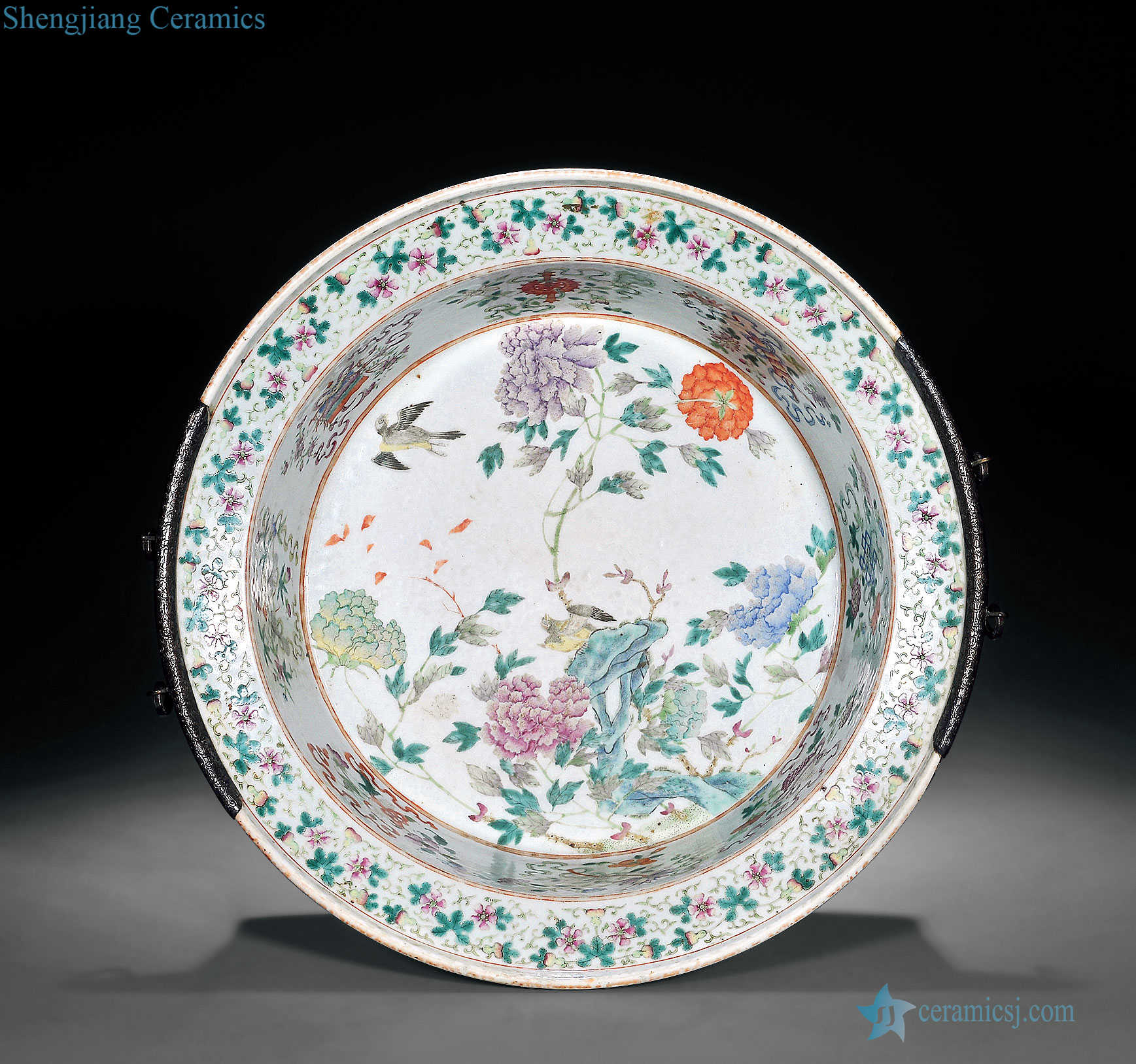 In late qing dynasty Pastel ferro generation sweet flowers and birds and ten thousand grain fold along the basin