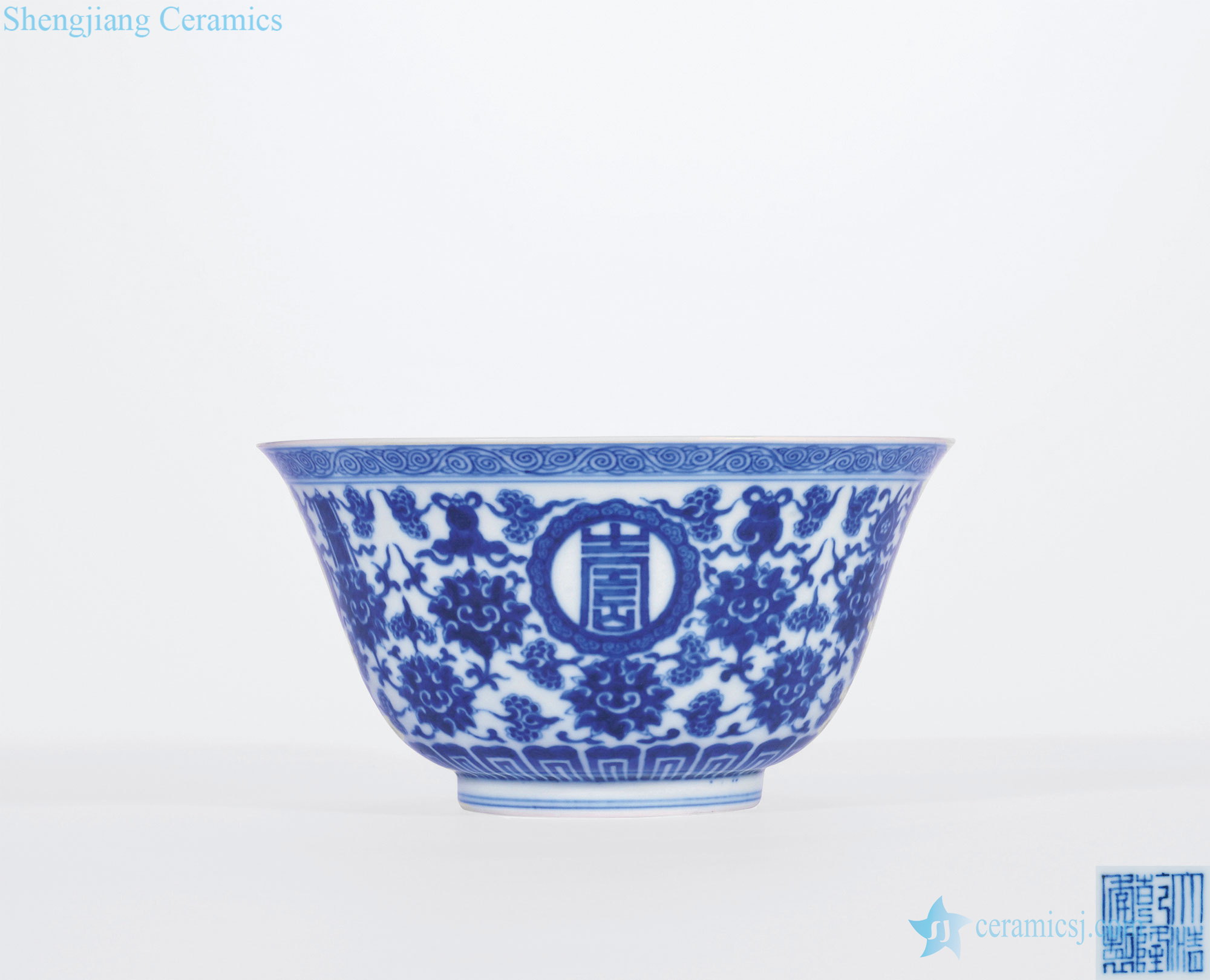 Qing qianlong Blue and white tie up branch lotus tower sweet medallion and stays in a bowl