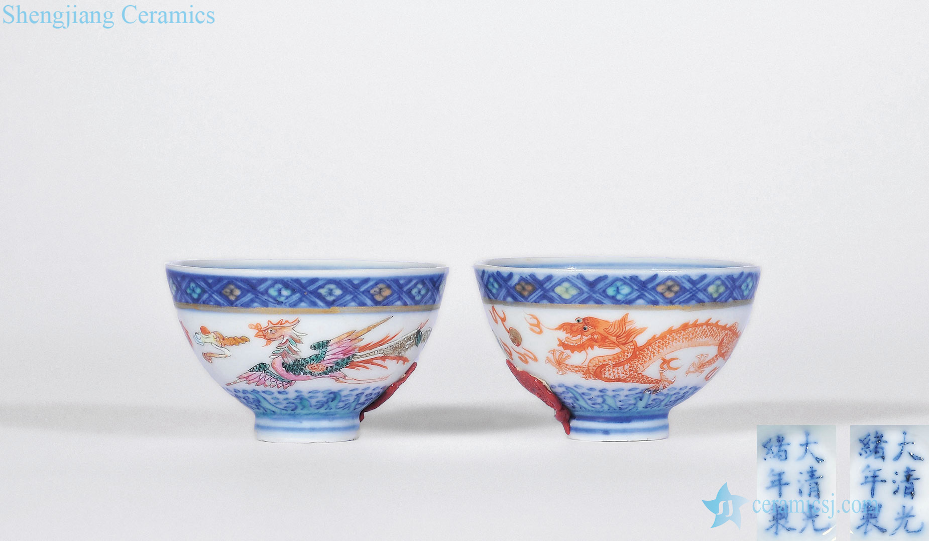 Qing guangxu Blue and white enamel longfeng pattern cup (a)