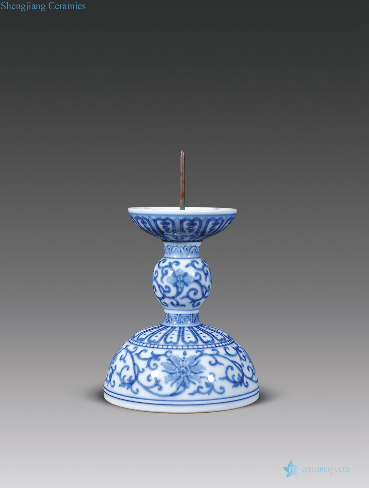 qing Blue and white lotus flower grain candlestick