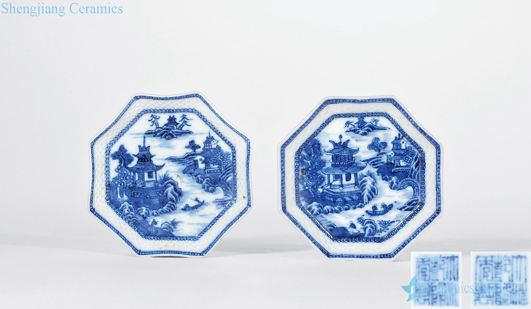 Qing qianlong A castle in the blue and white landscape figure eight side small (a)
