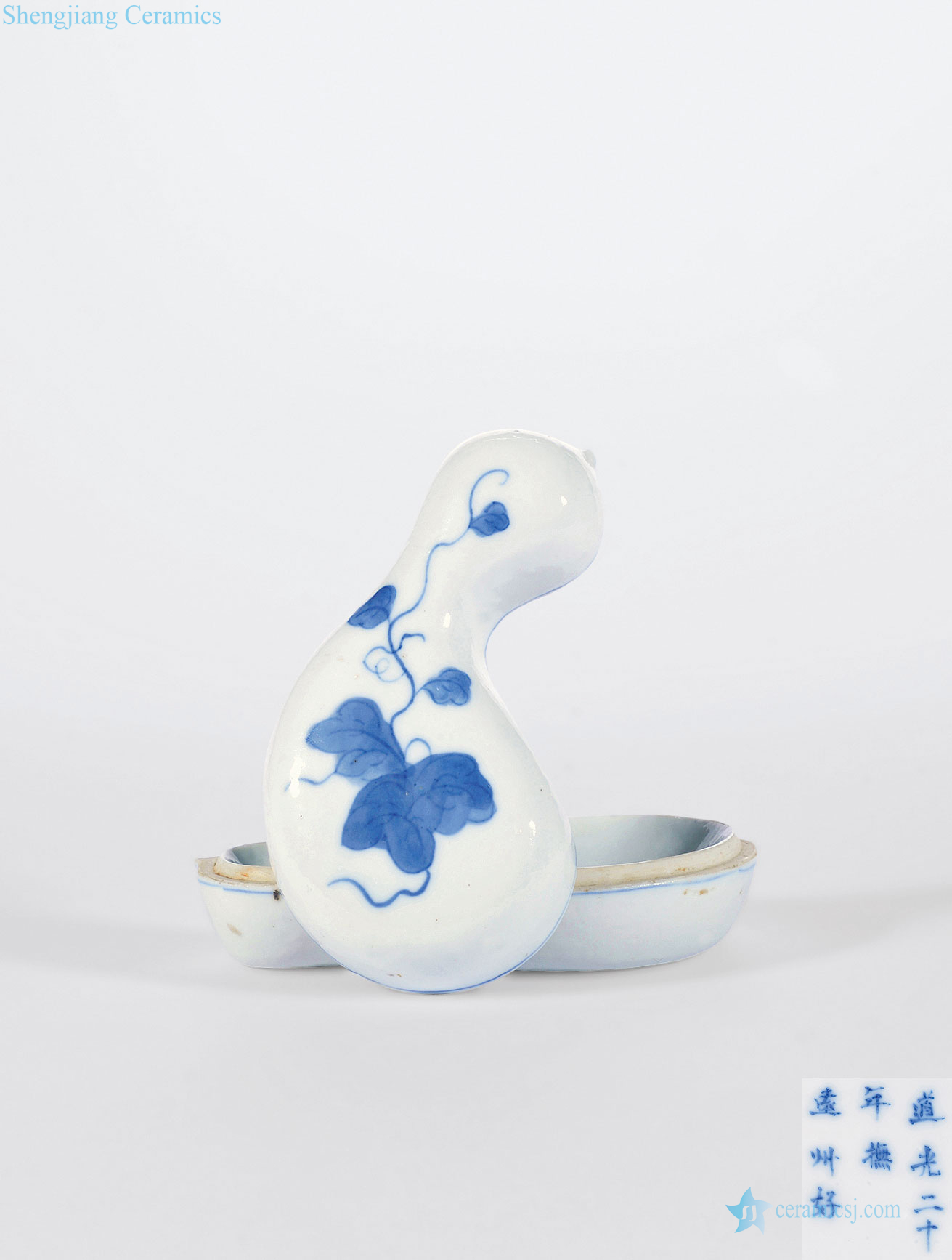 Qing daoguang 20 years (1840) Blue and white gourd perfume boxes