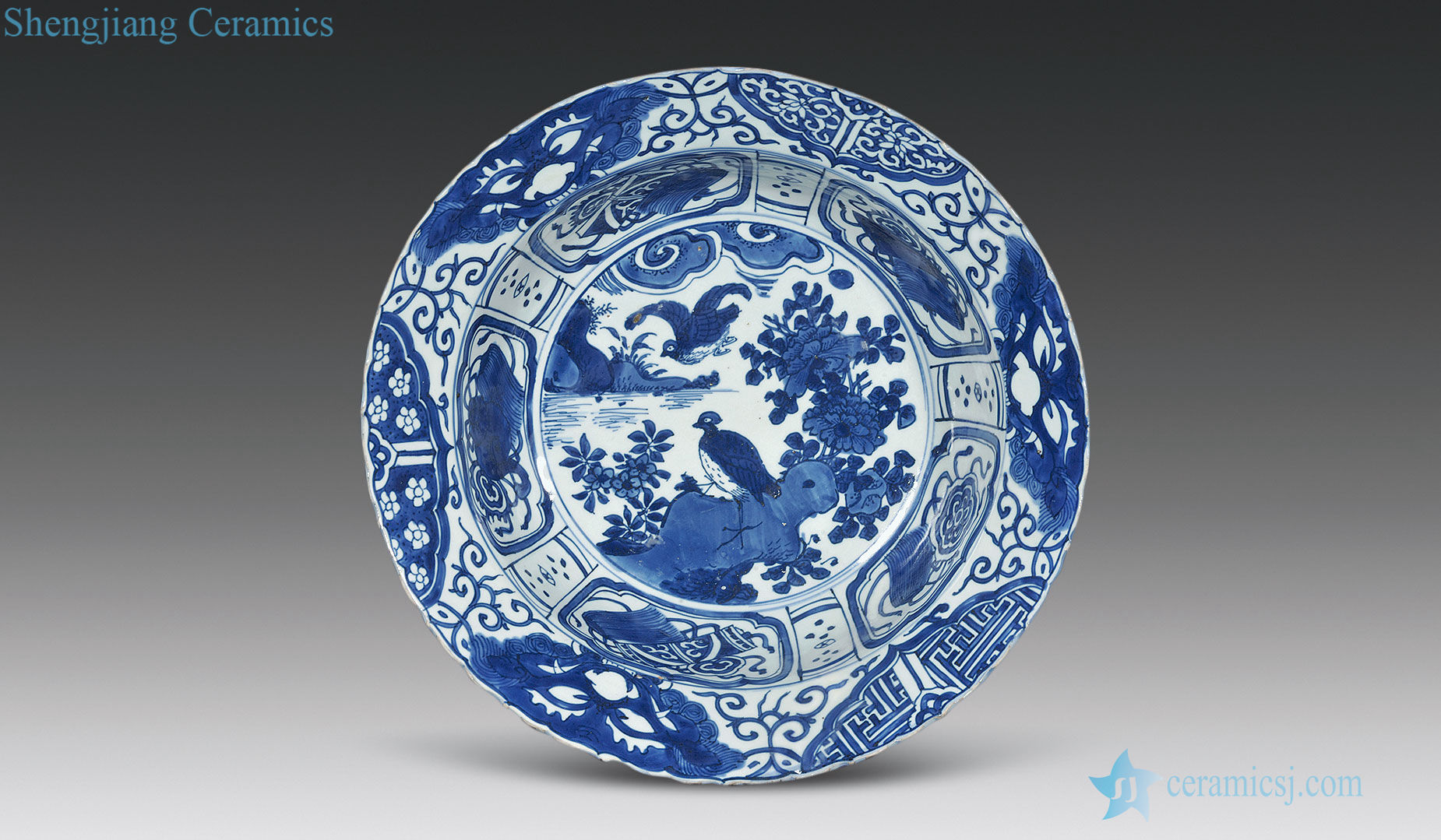 Ming wanli Blue and white flower on grain fold along the basin