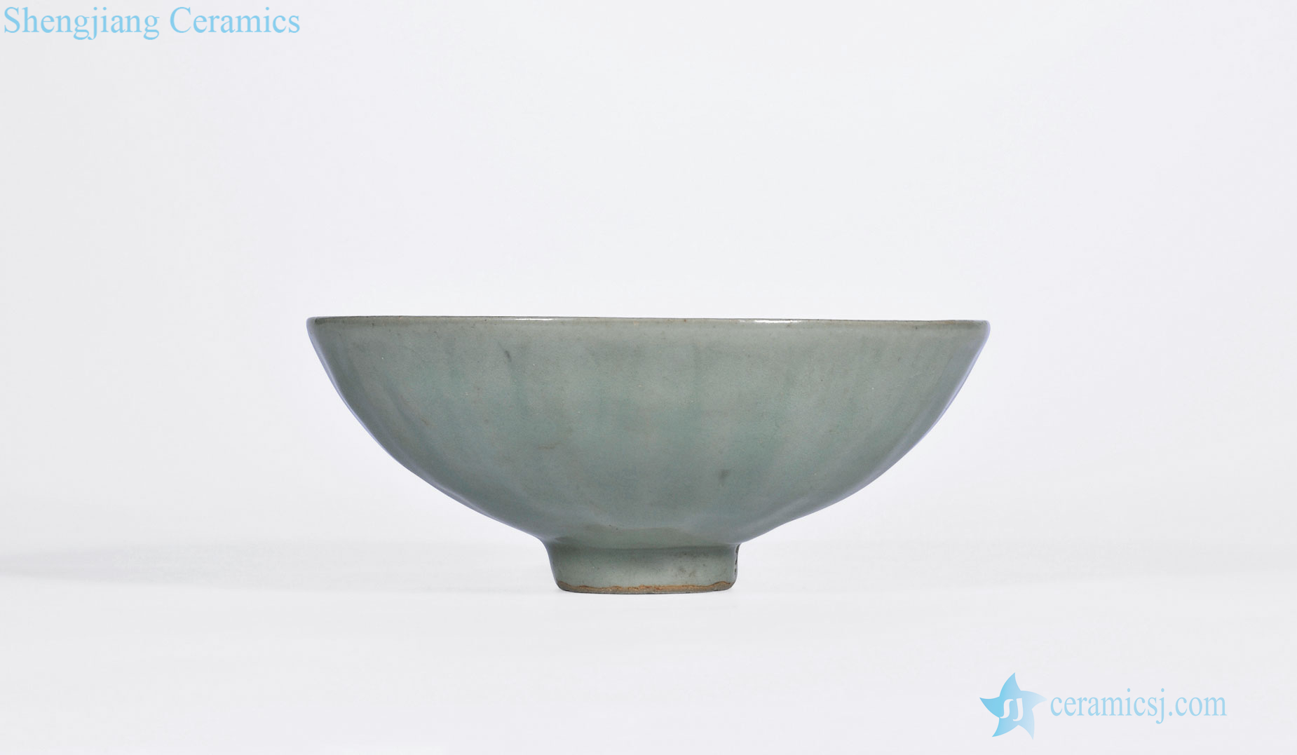 yuan Longquan celadon glaze lotus-shaped bowl