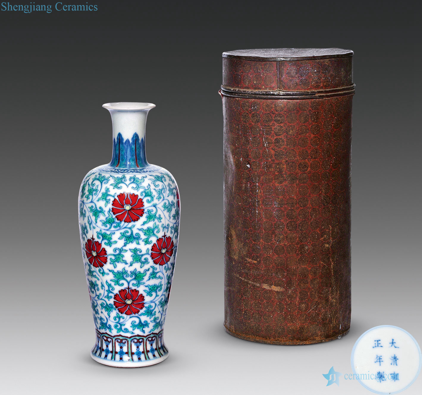 Qing yongzheng bucket color lotus flower grain bottle