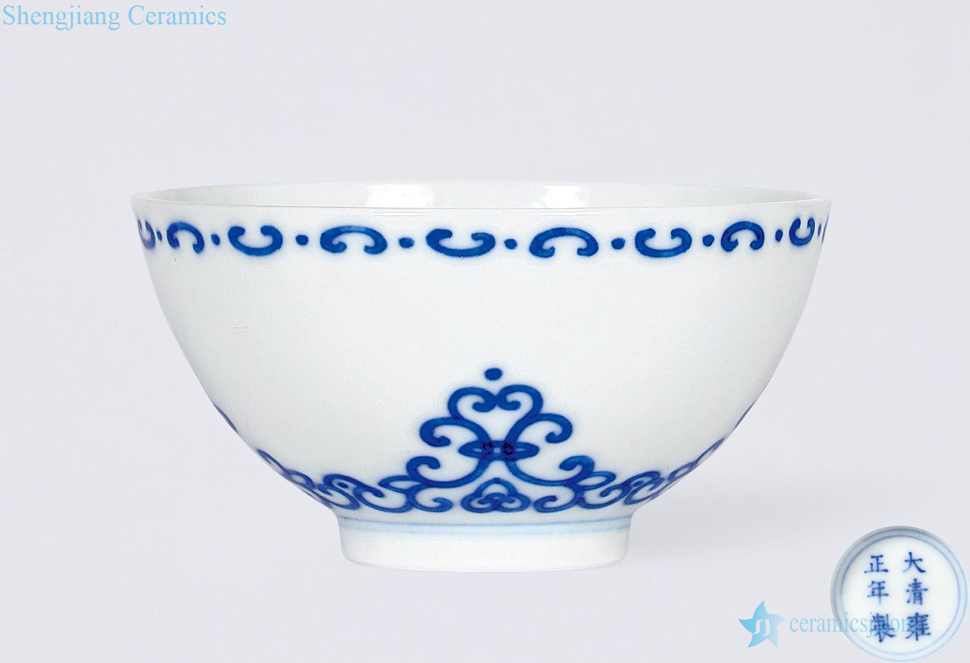 Blue and white penetration of qing yongzheng grain small cup
