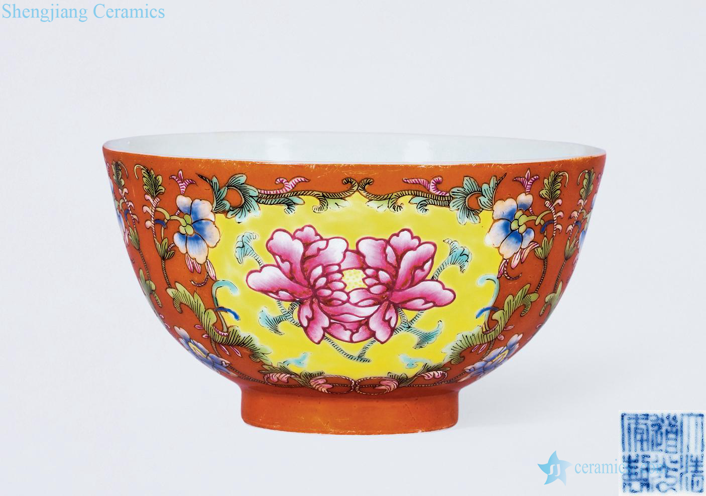 Qing daoguang Coral red famille rose medallion flowers green-splashed bowls